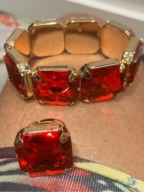 Gold-Setting Red Crystal Stretch Bracelet and Clip-On Earring Set